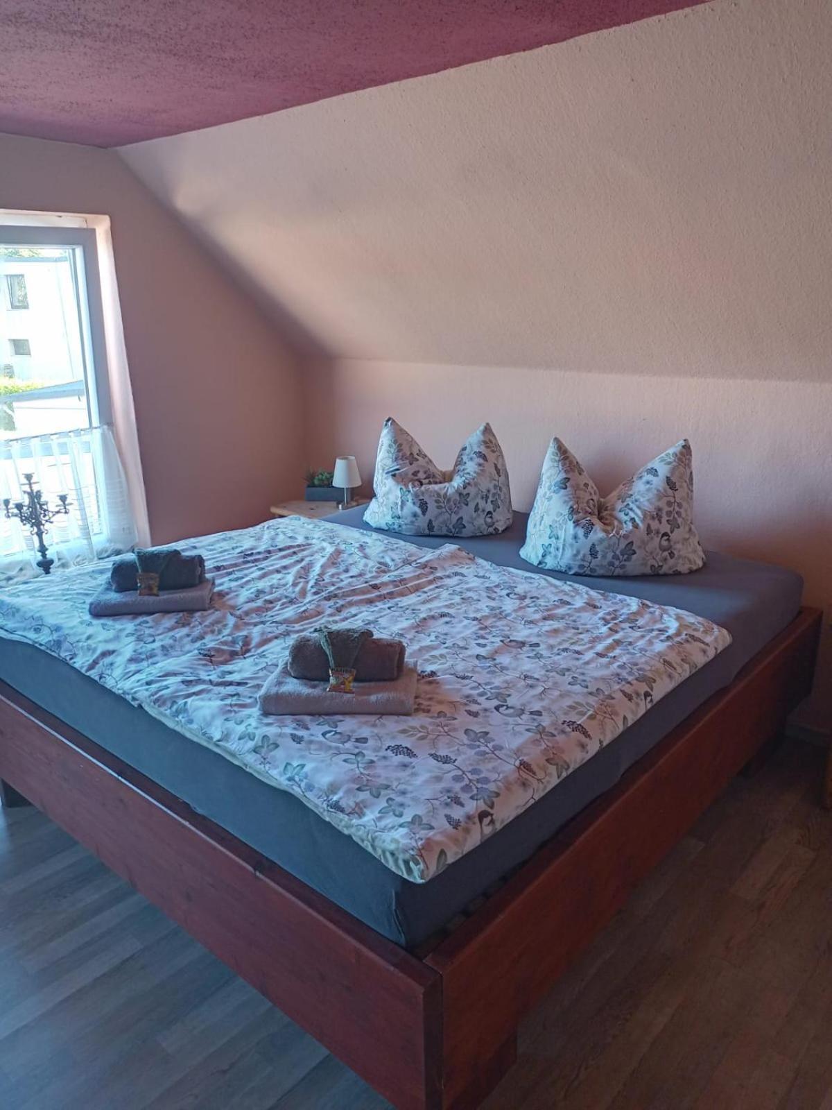 Zentrale Doppelbettzimmer Homestay *